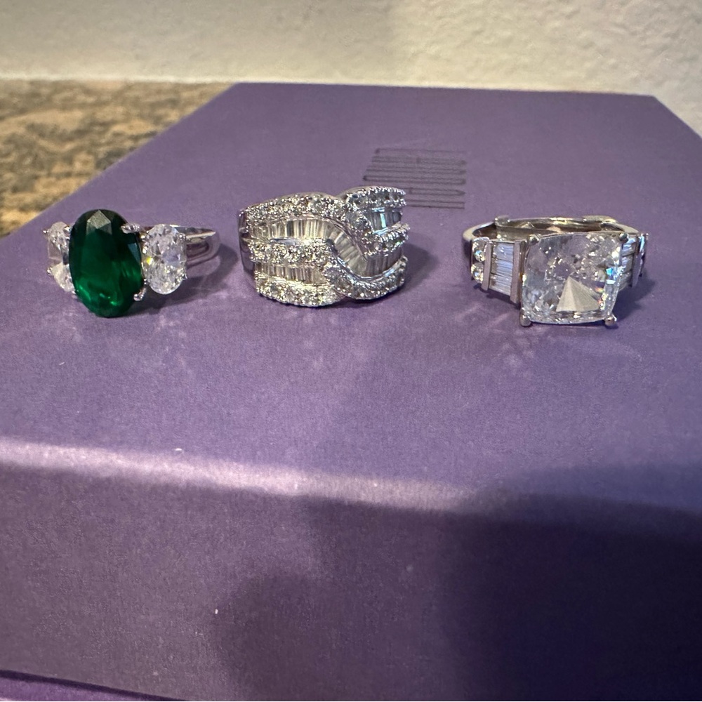 Fashionable silver rings